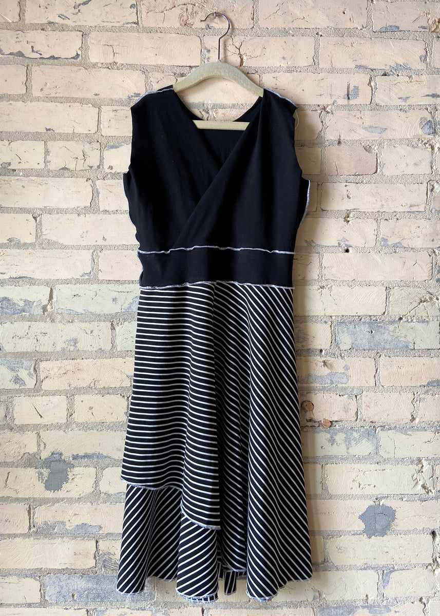 Black & White Araminta Dress (Juniors) Black & White Araminta Dress (Juniors)