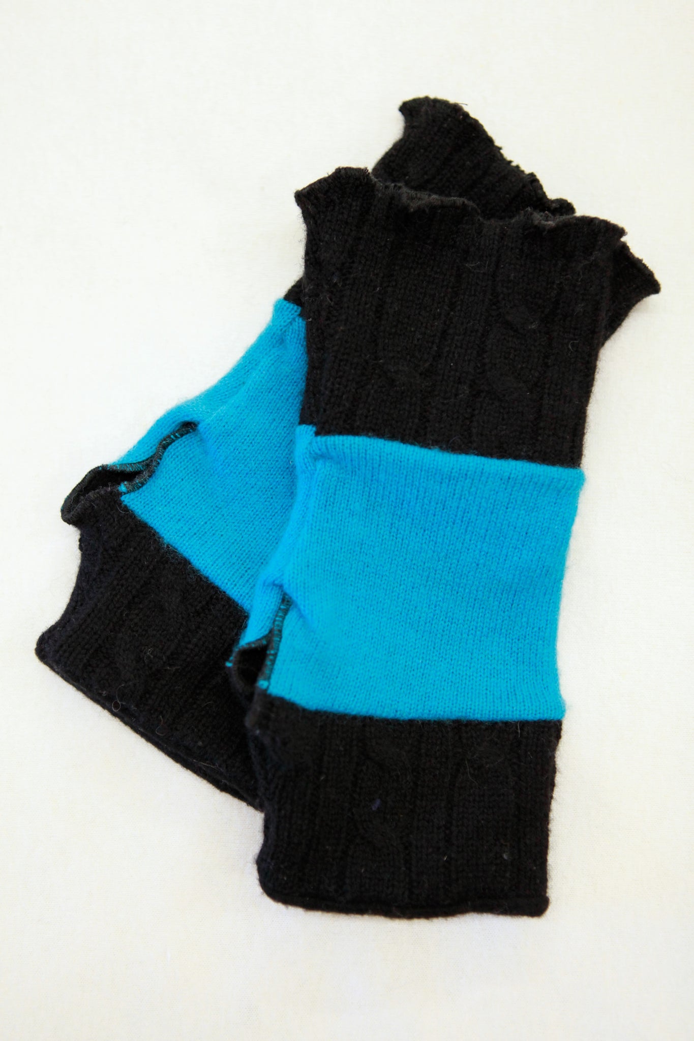 Neon Black Cable Arm Warmers